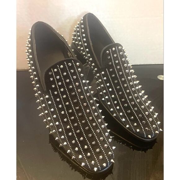 AM Exclusive Black With Silver Rhinestones & Spikes Slip-on Red Bottom Size 9.5M - Picture 1 of 12